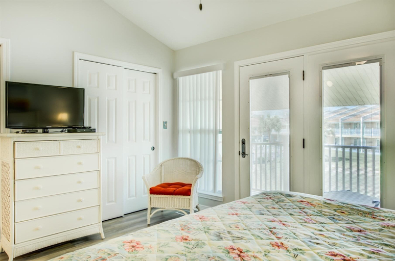 Bedroom 3, 5C, Sippin by the Shore, Walton