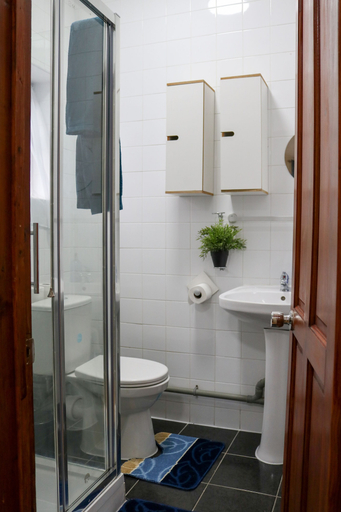 Bathroom 3, AJB International LTD, London