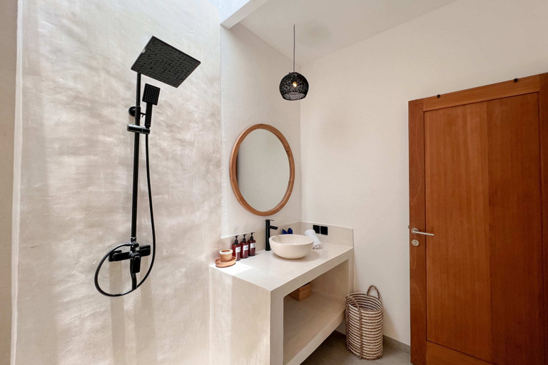 Bathroom 3, Villa Timatou, Badung