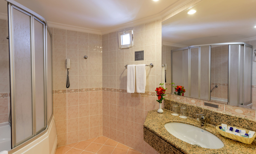 Bathroom 5, Holiday Park Resort - All inclusive, Manavgat