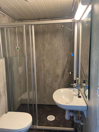 Bathroom 2, Brekke Apartments, Aurland