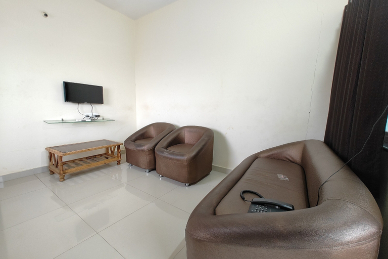Others 5, Vaishnav Inn, Pune