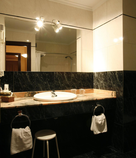 Bathroom 4, Hotel Alcomar, Asturias
