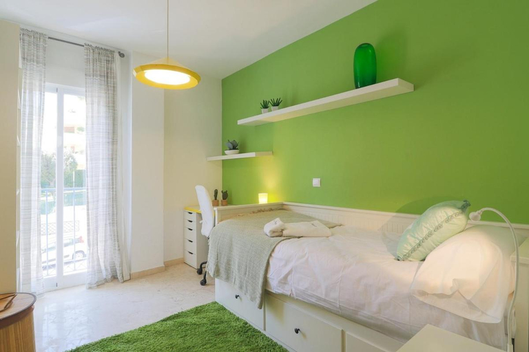 Others 2, C43 - Family House with Terrace and Shared Pool, Málaga