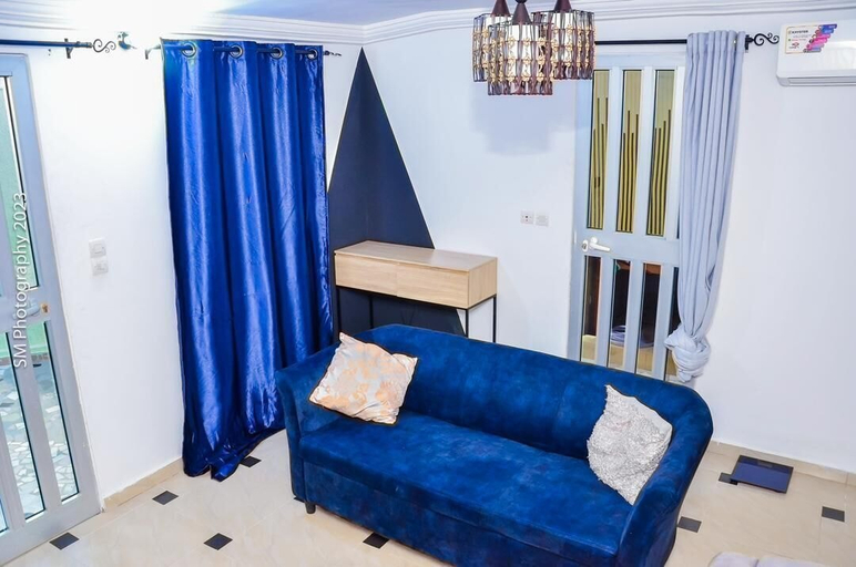 Others 4, Sweet and cozy, Cotonou