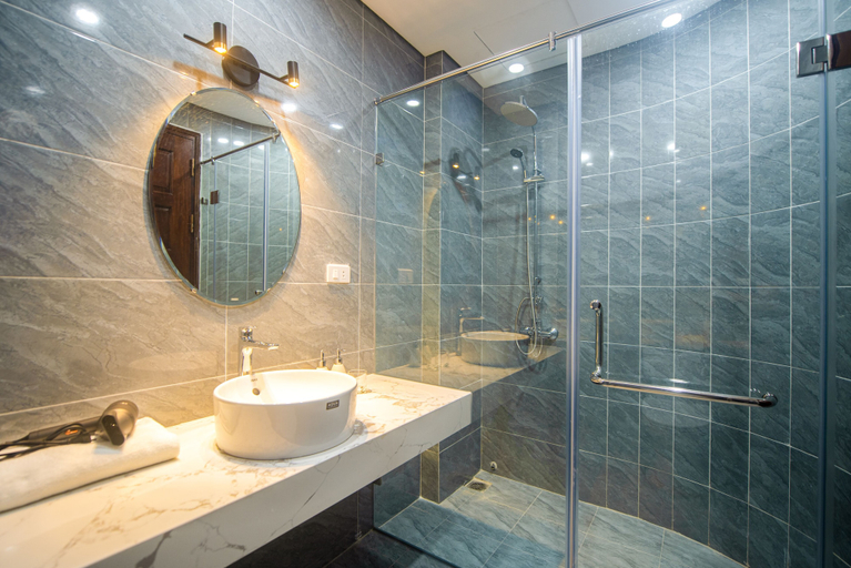 Bathroom 3, Confetti Apartment, Hai Bà Trưng