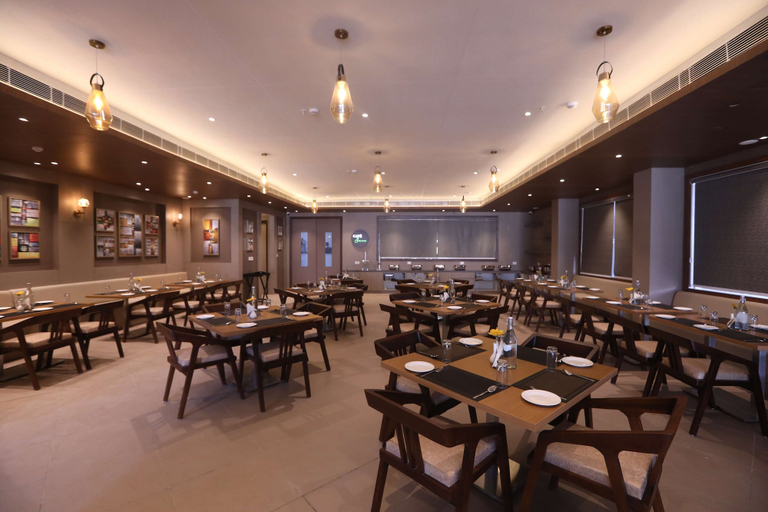 Food & Drinks 5, Surestay By Best Western Lucknow, Lucknow