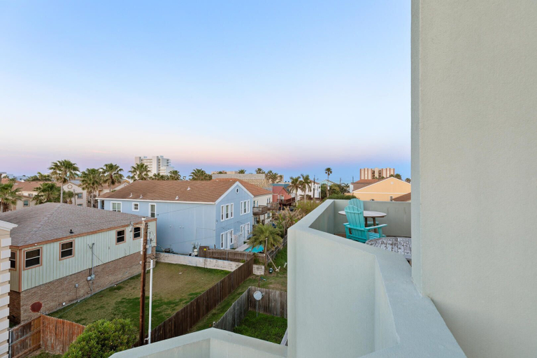 Others 5, Condo in 4plex 1/2 Block to Beach w/ Pool & Views!, Cameron