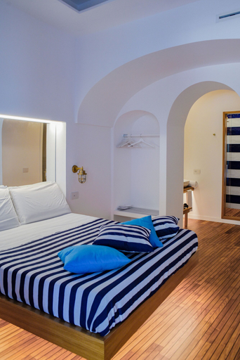Bedroom 3, Lampara Mare, Napoli