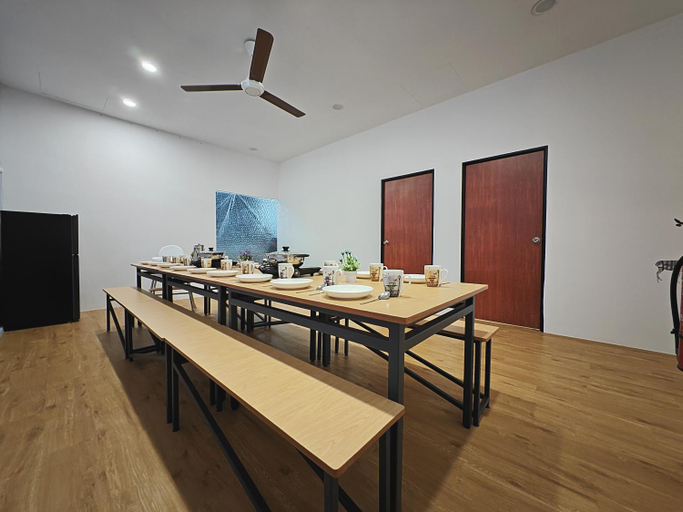 Others 5, KTV, Dart&Snooker 4BR 16~20pax 4min WALK to Jonker, Malacca City