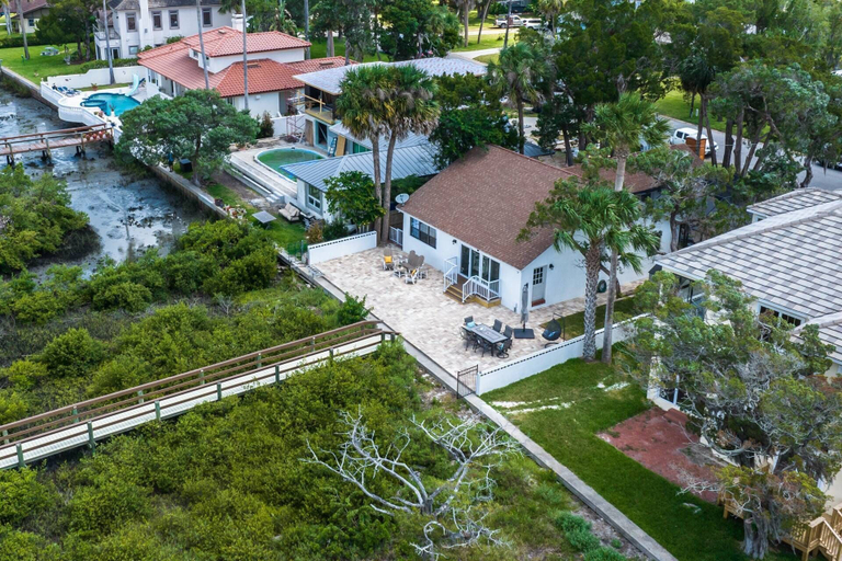 Exterior & Views 2, Dolphin View, Saint Johns