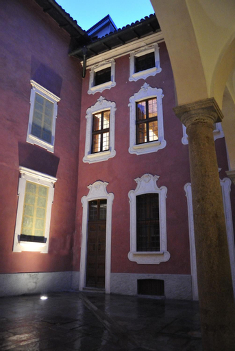 Exterior 1