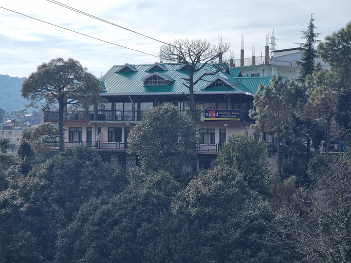 Exterior & Views