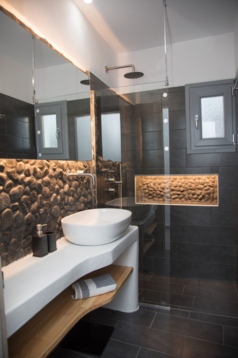 Bathroom 2, Eunoia apartments, South Aegean