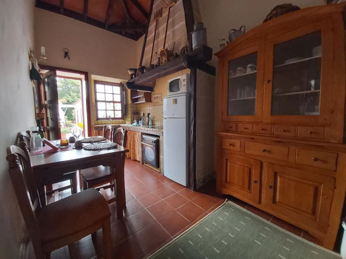 Others 5, Villa-Sleeps4-Parking-Garden-Pool-NearAirport, Santa Cruz de Tenerife