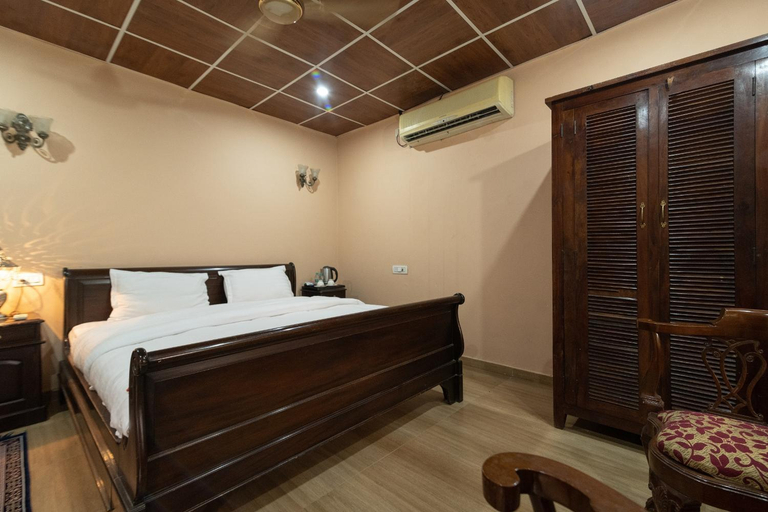 Bedroom, Fort Beejwar Chauhan by AAYAMs Neemrana, Alwar