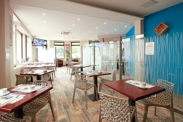 Others 5, Hotel La Couronne, Lot-et-Garonne