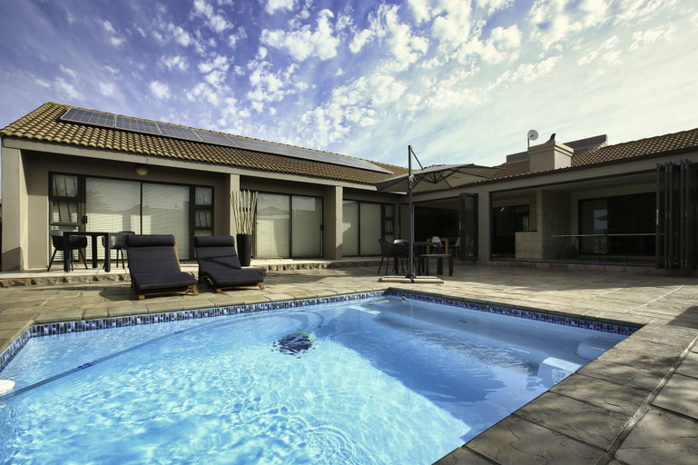 Sport & Beauty, Bailee's Place Langebaan 6-sleeper, West Coast