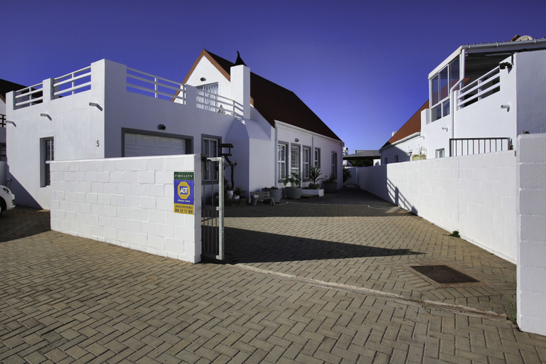 Exterior & Views 2, Mamma Mia Langebaan 6-sleeper, West Coast