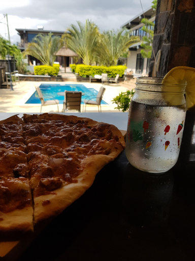 Food & Drinks 5, Villas Rocher