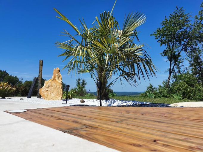 Others 4, "Notre Bastide" Maison et table d'hotes a 5 mn de Sarlat, climatisation, Piscine, jacuzzi, Dordogne