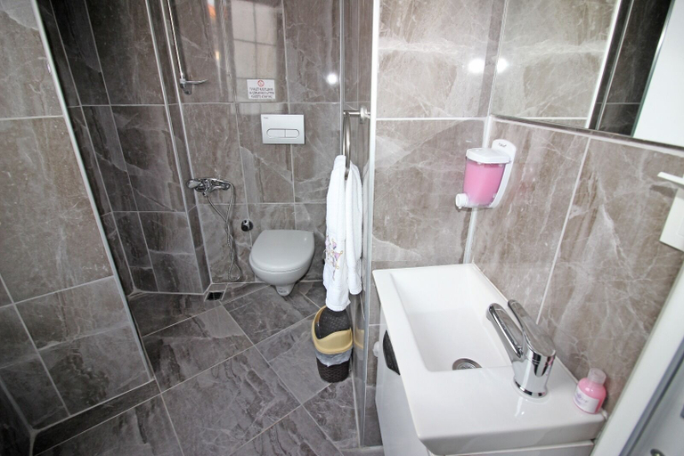 Bathroom 5, ArkaDeniz Konukevi Bozcaada, Bozcaada