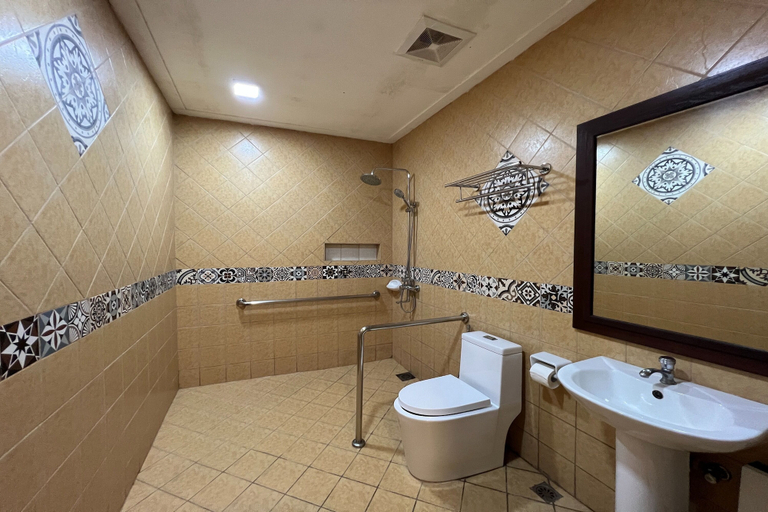 Bathroom 4, NSCC Casa De Vigan, Vigan City