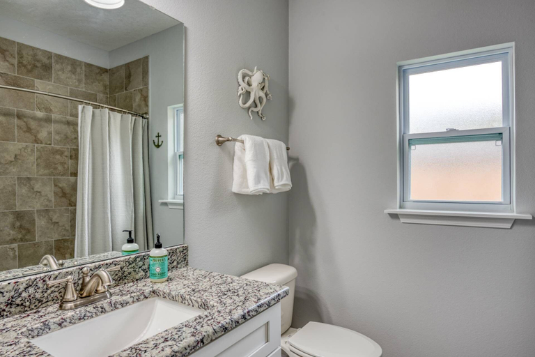 Bathroom, Yellow Palms, Saint Johns