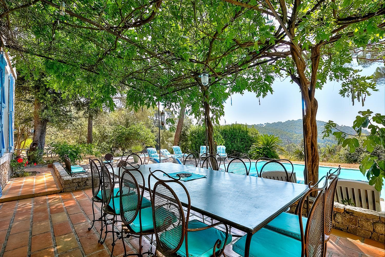 Others 2, Villa Provencale avec 2 maisons d'amis ,piscine ,Jacuzzi ,vue mer, Alpes-Maritimes