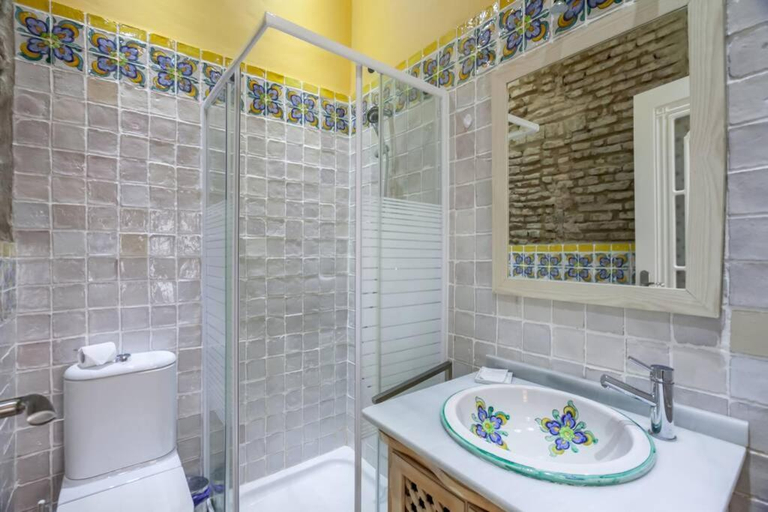 Bathroom 4, PuraSevilla apartments, Sevilla