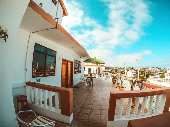 Others 5, Casa de Nelly, San Cristóbal
