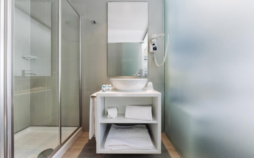 Bathroom 4, Lisbon Sao Bento Hotel, Lisbon