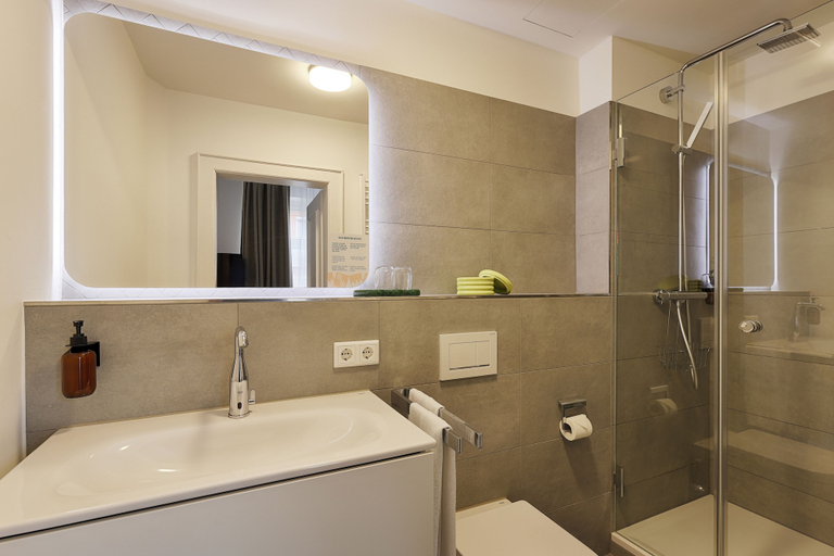 Bathroom 5, homie hotel zur stadt mainz, Würzburg