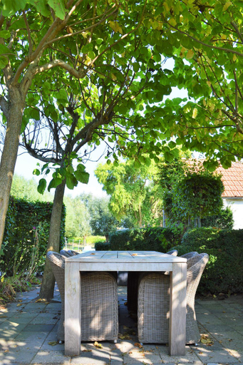 Others 5, Het Zoete Peerd, Sluis