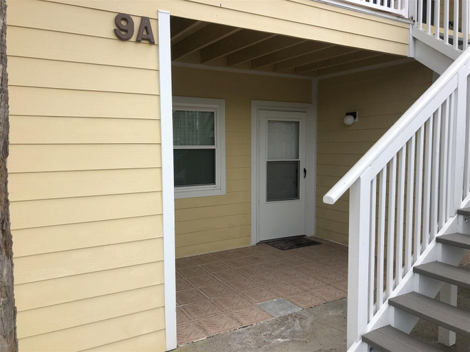 Exterior & Views 2, 9 A, One Bedroom Condo, Walton