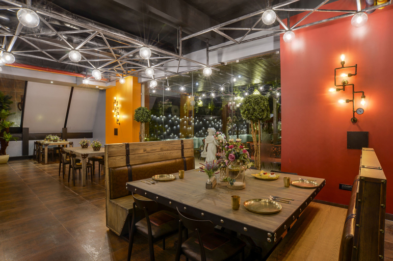 Food & Drinks 5, Woods The Clubhouse - Mangalyam Meadows, Valsad