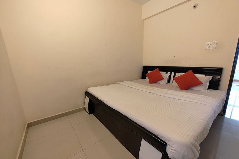Bedroom 2, Vaishnav Inn, Pune