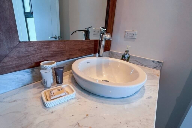 Bathroom 3, Elegant Oceanview Penthouse - Steps from Jaco Beach & Nightlife, Garabito