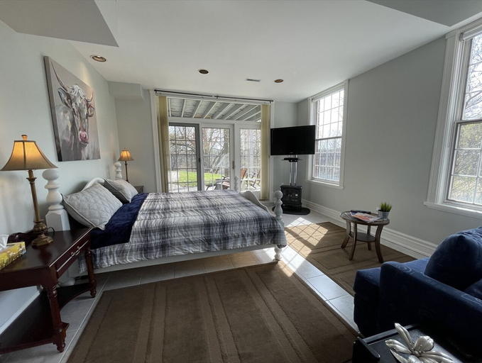 Bedroom 2, Caledon Manor and Country Inn, Peel