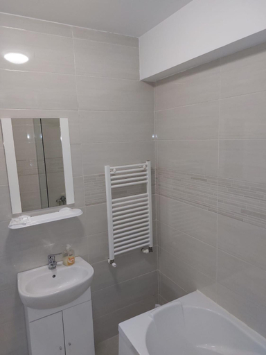 Others 2, Hotel Babilon, Municipiul Bucuresti