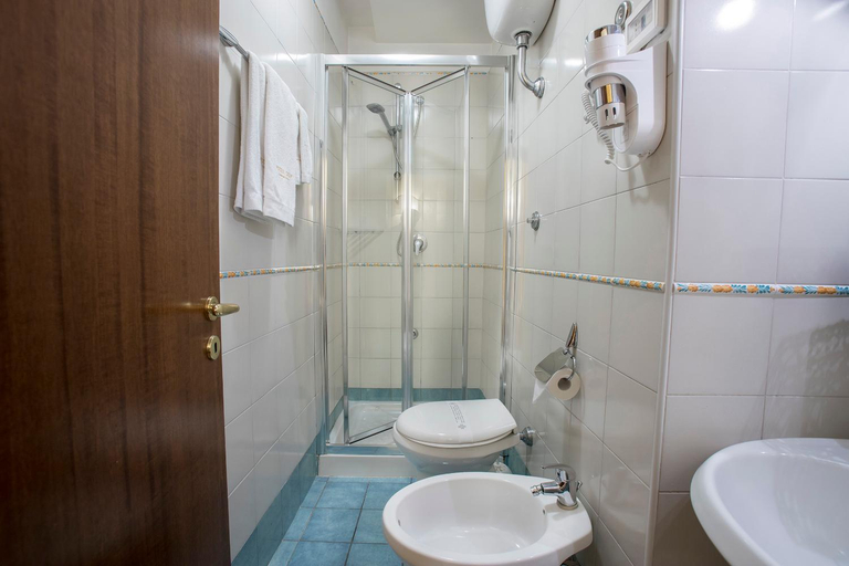 Bathroom 3, Dependance Naples city centre, Napoli