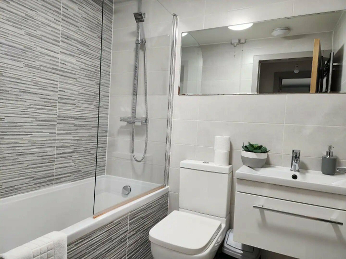 Bathroom, Horizon, 2-Bed Luxury Flat3 - GPM, Oxfordshire