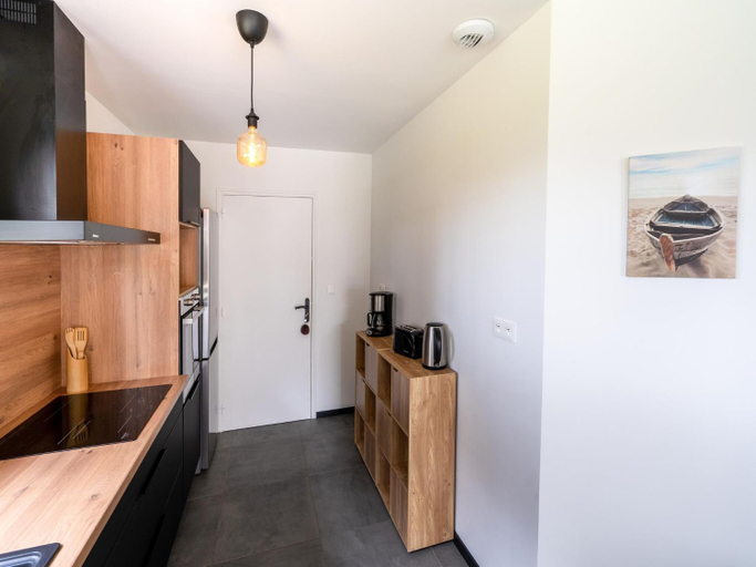 Others 5, Normandy Beach Retreat, Manche