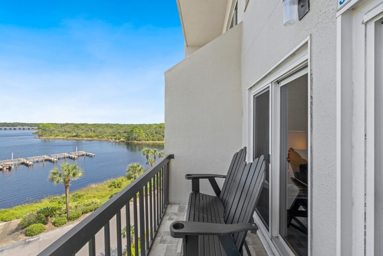 Others 5, Pinnacle Port 304a, Bay