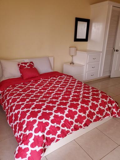 Bedroom, Yacht View Apartments