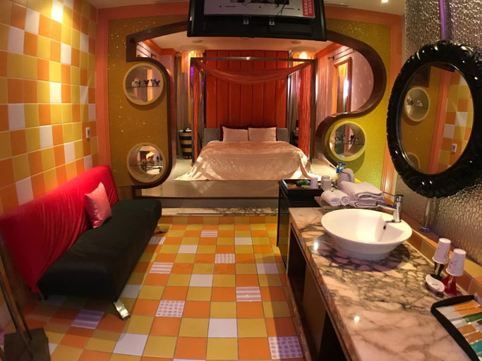 Bedroom 3, Fongchih Motel, Taichung