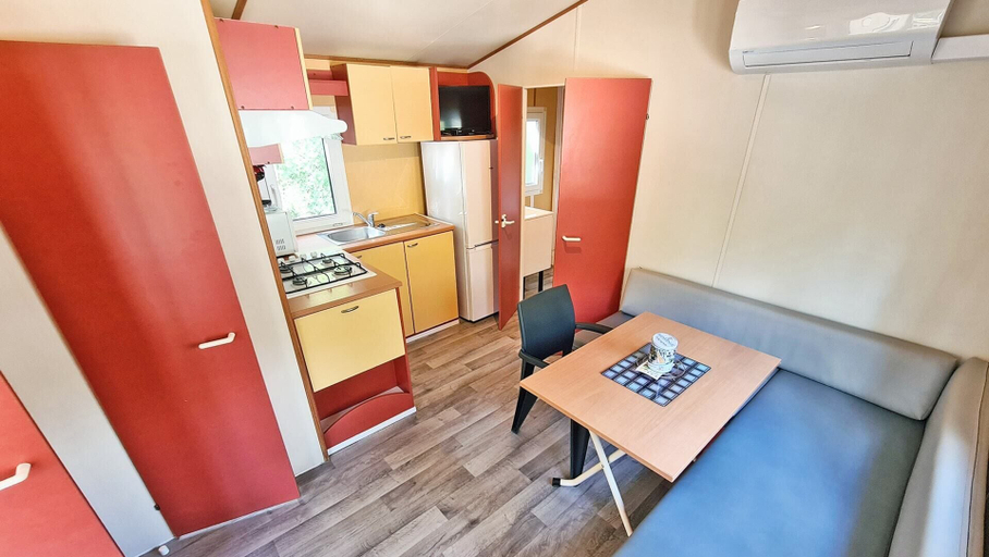 Bedroom 2, Camping La Pinatelle, Alpes-Maritimes