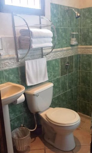 Bathroom 3, Hotel y Restaurante Hacienda, Ahuachapán