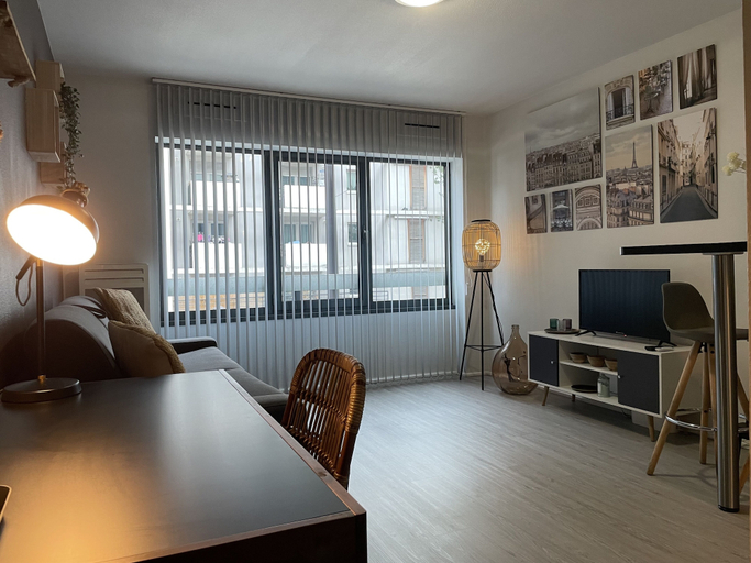 Business Facilities