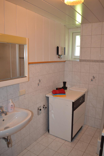 Others 5, Gingin- rooms, Gmunden